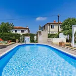 Nika-2 By Interhome Lejlighed Umag