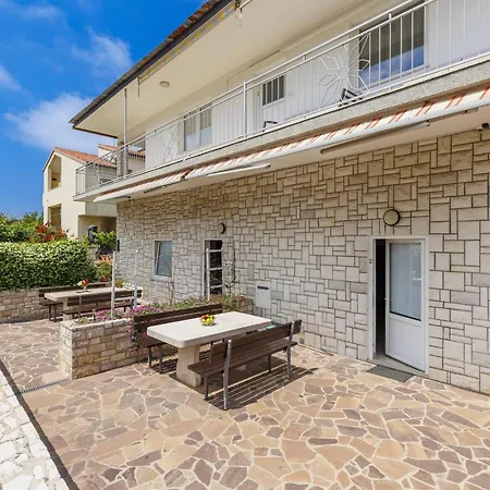 Appartamento Nika-2 By Interhome *