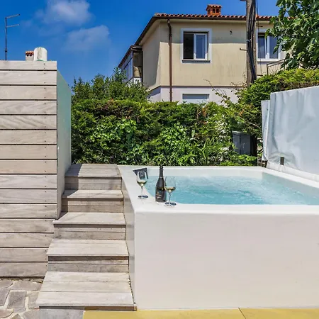 Appartamento Nika-2 By Interhome